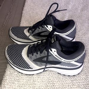 Women’s Brooks Revel